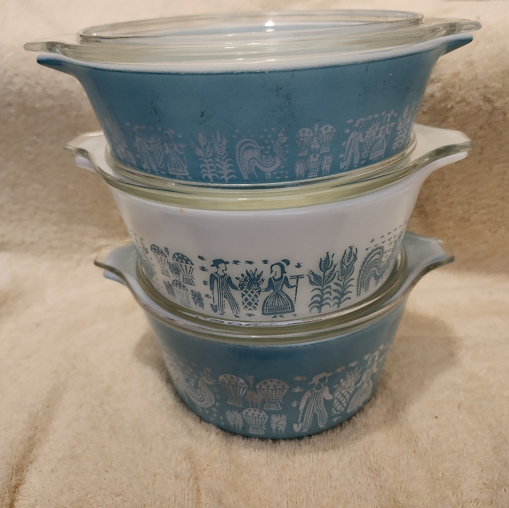 Vintage Pyrex Butterprint Amish Bowls